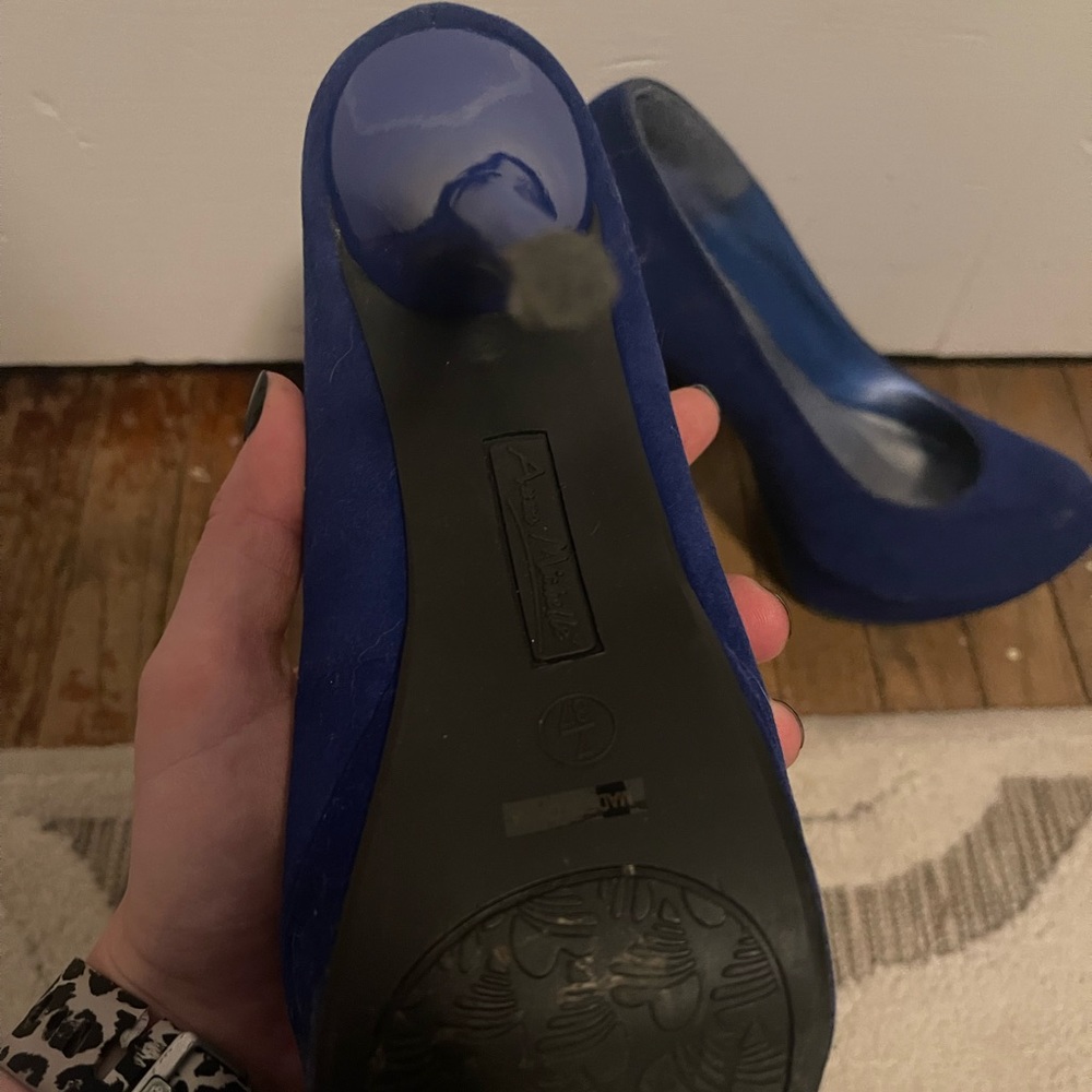 Stilettos 💙 - Picture 4 of 4